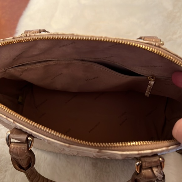 Brahmin purse
9 1/2 by 12 - Picture 6 of 10